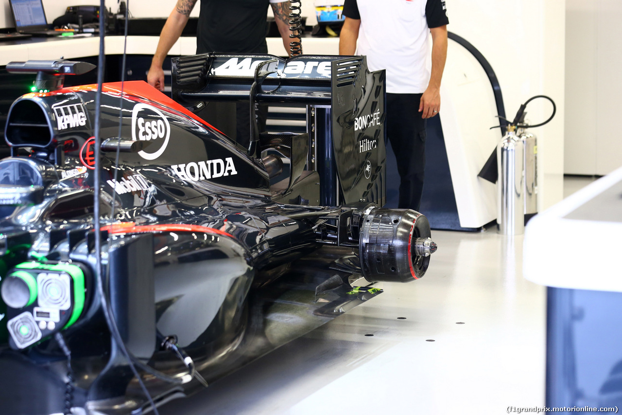 GP SINGAPORE, 19.09.2015 - Prove Libere 3, McLaren Honda MP4-30, detail