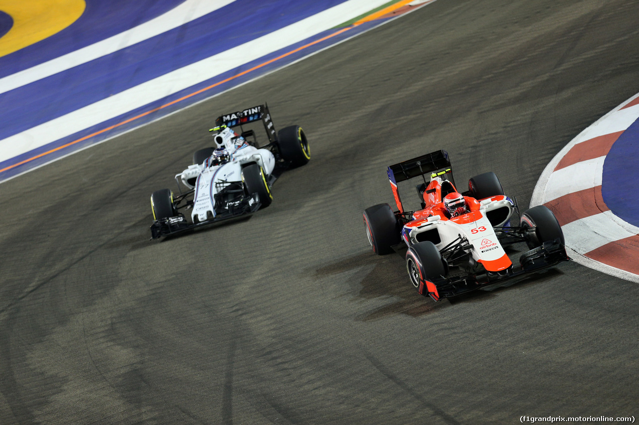GP SINGAPORE, 19.09.2015 - Qualifiche, Valtteri Bottas (FIN) Williams F1 Team FW37 e Alexander Rossi (USA) Manor Marussia F1 Team