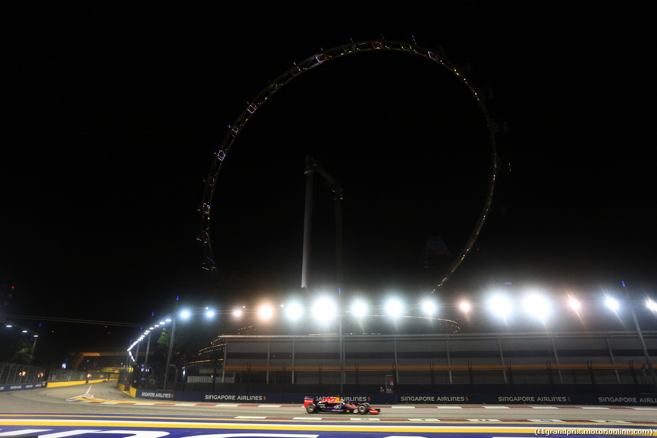 GP SINGAPORE, 19.09.2015 - Qualifiche, Daniil Kvyat (RUS) Red Bull Racing RB11