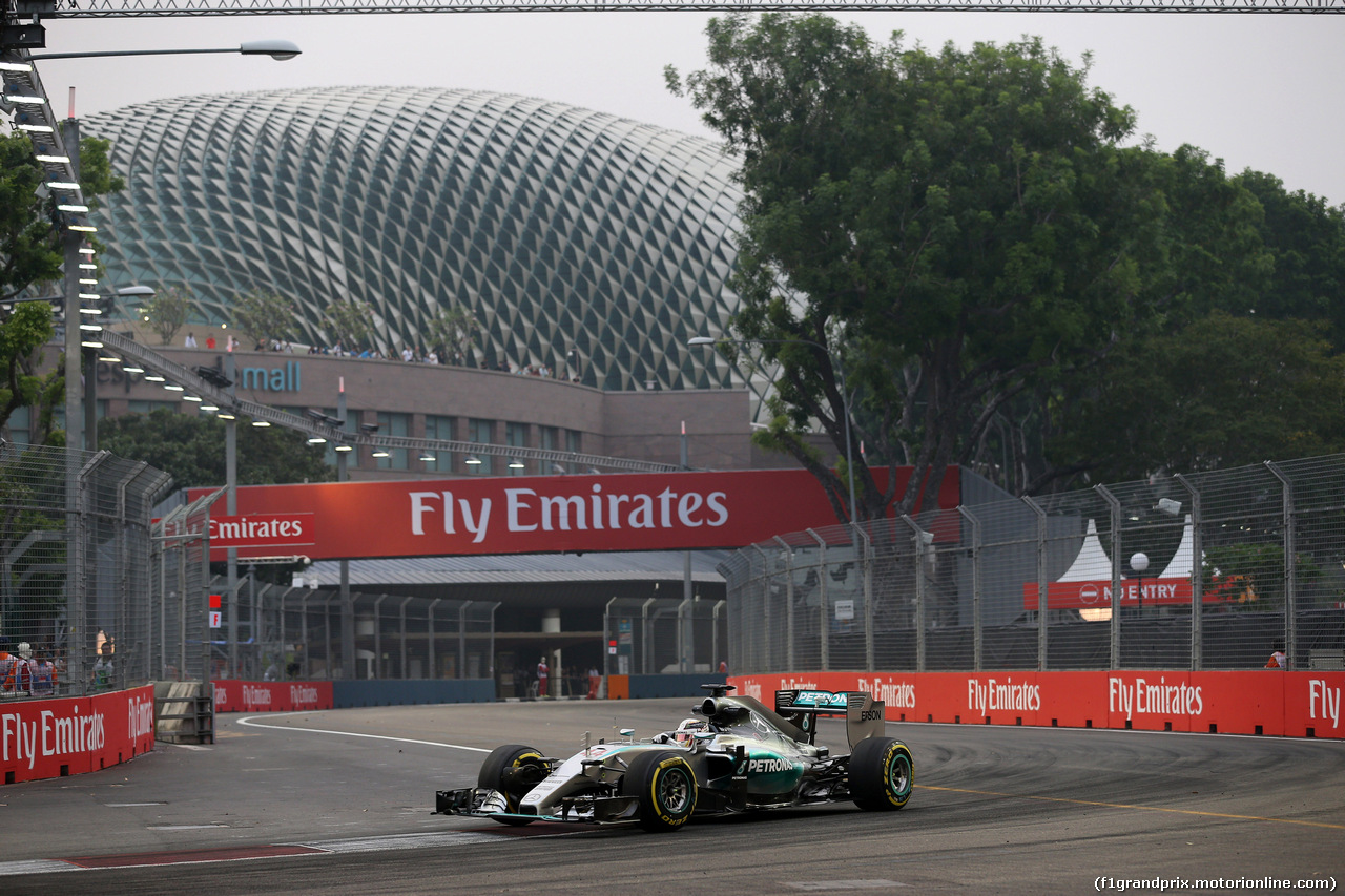 GP SINGAPORE, 18.09.2015 - Prove Libere 1, Lewis Hamilton (GBR) Mercedes AMG F1 W06