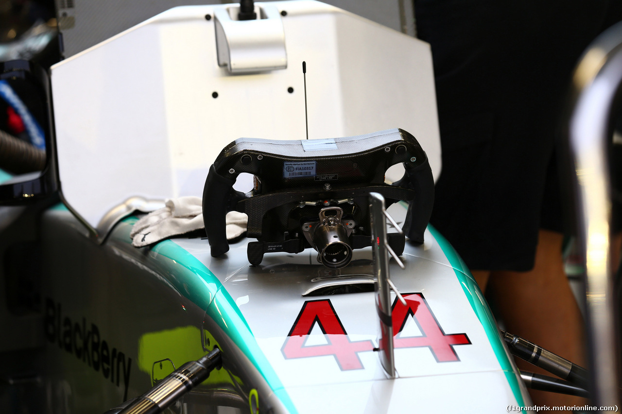 GP SINGAPORE, 18.09.2015 - Prove Libere 1, The Steering wheel of Lewis Hamilton (GBR) Mercedes AMG F1 W06