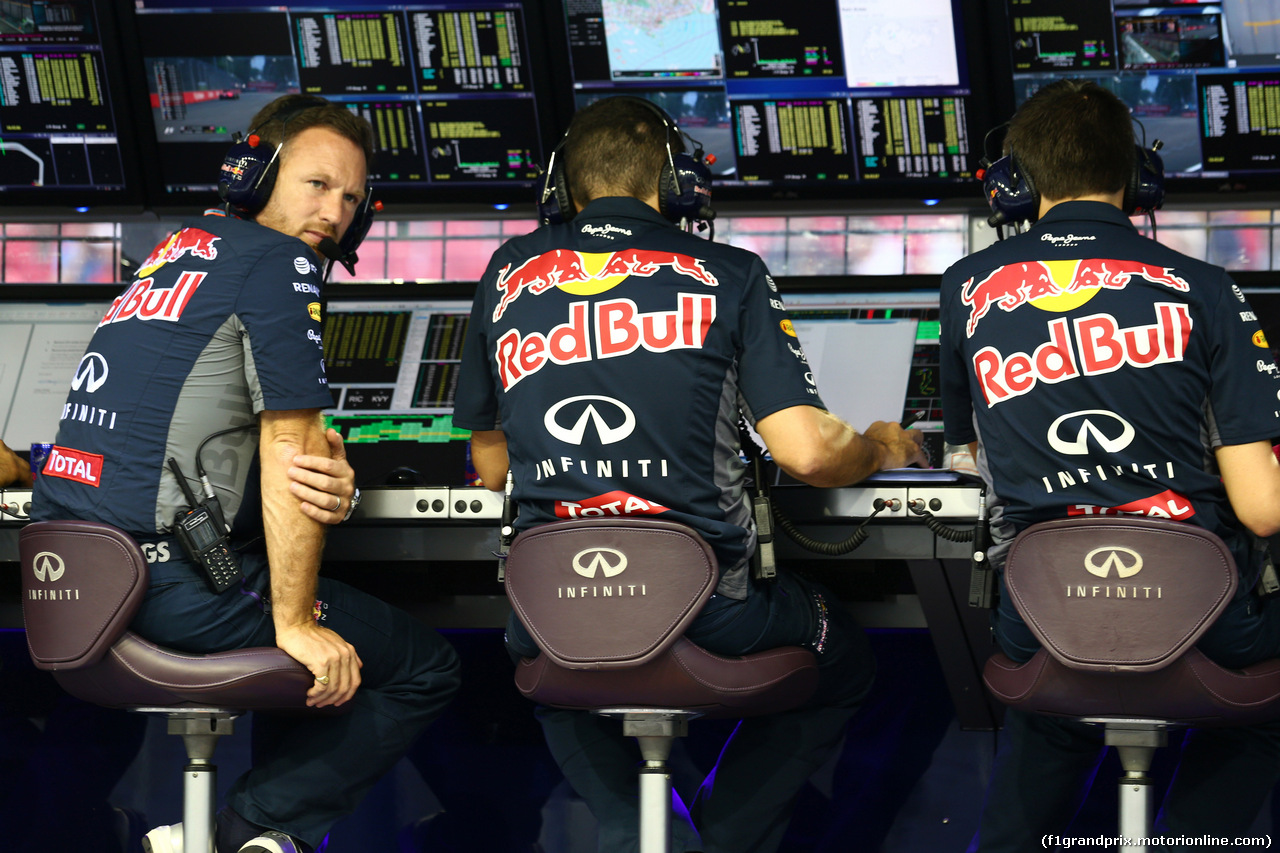 GP SINGAPORE, 18.09.2015 - Prove Libere 1, Christian Horner (GBR), Red Bull Racing, Sporting Director