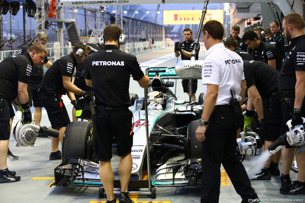 GP SINGAPORE, 18.09.2015 - Prove Libere 1, Lewis Hamilton (GBR) Mercedes AMG F1 W06