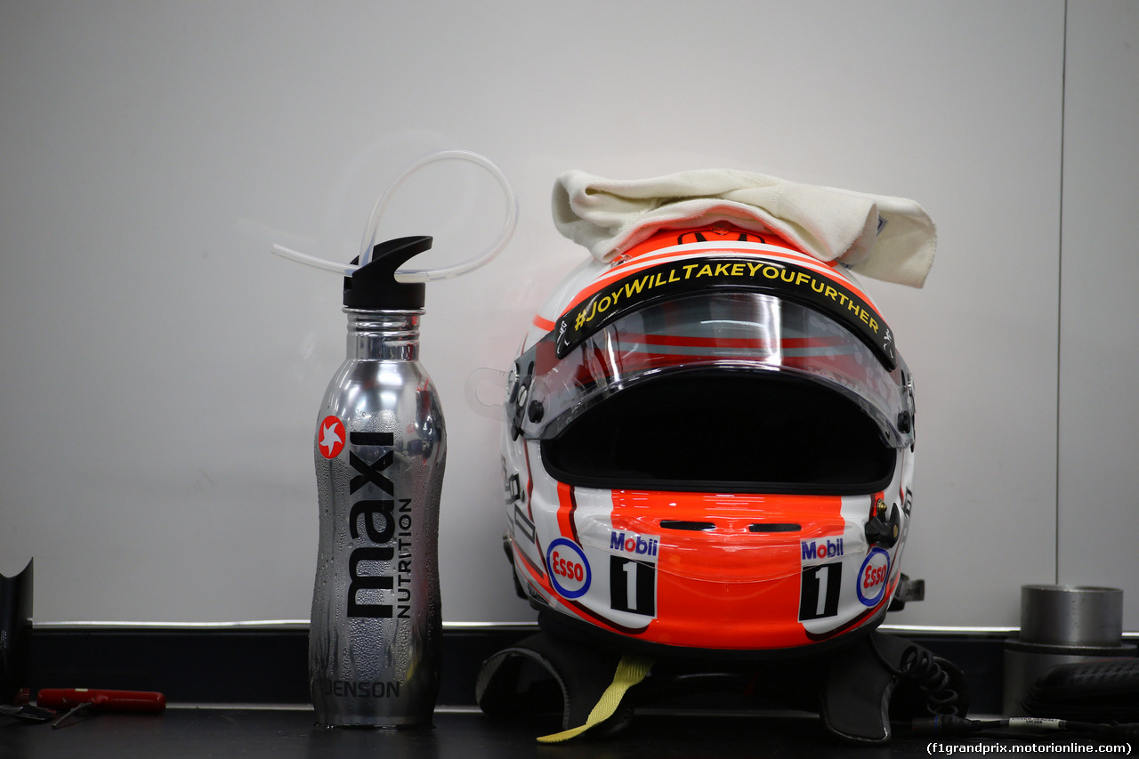 GP SINGAPORE, 18.09.2015 - Prove Libere 1, The helmet of Jenson Button (GBR)  McLaren Honda MP4-30.