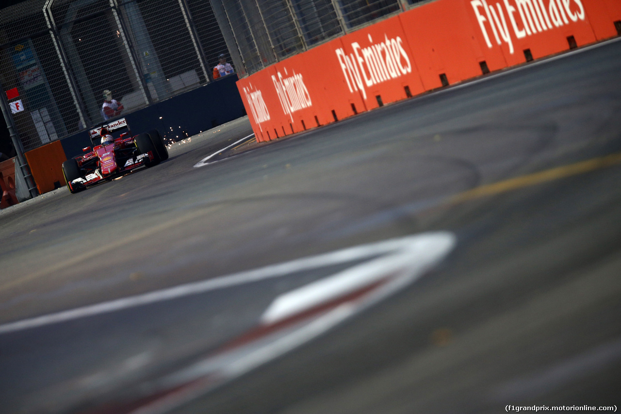 GP SINGAPORE, 18.09.2015 - Prove Libere 1, Sebastian Vettel (GER) Ferrari SF15-T