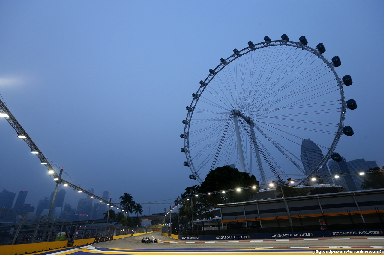 GP SINGAPORE, 18.09.2015 - Prove Libere 1, Nico Rosberg (GER) Mercedes AMG F1 W06