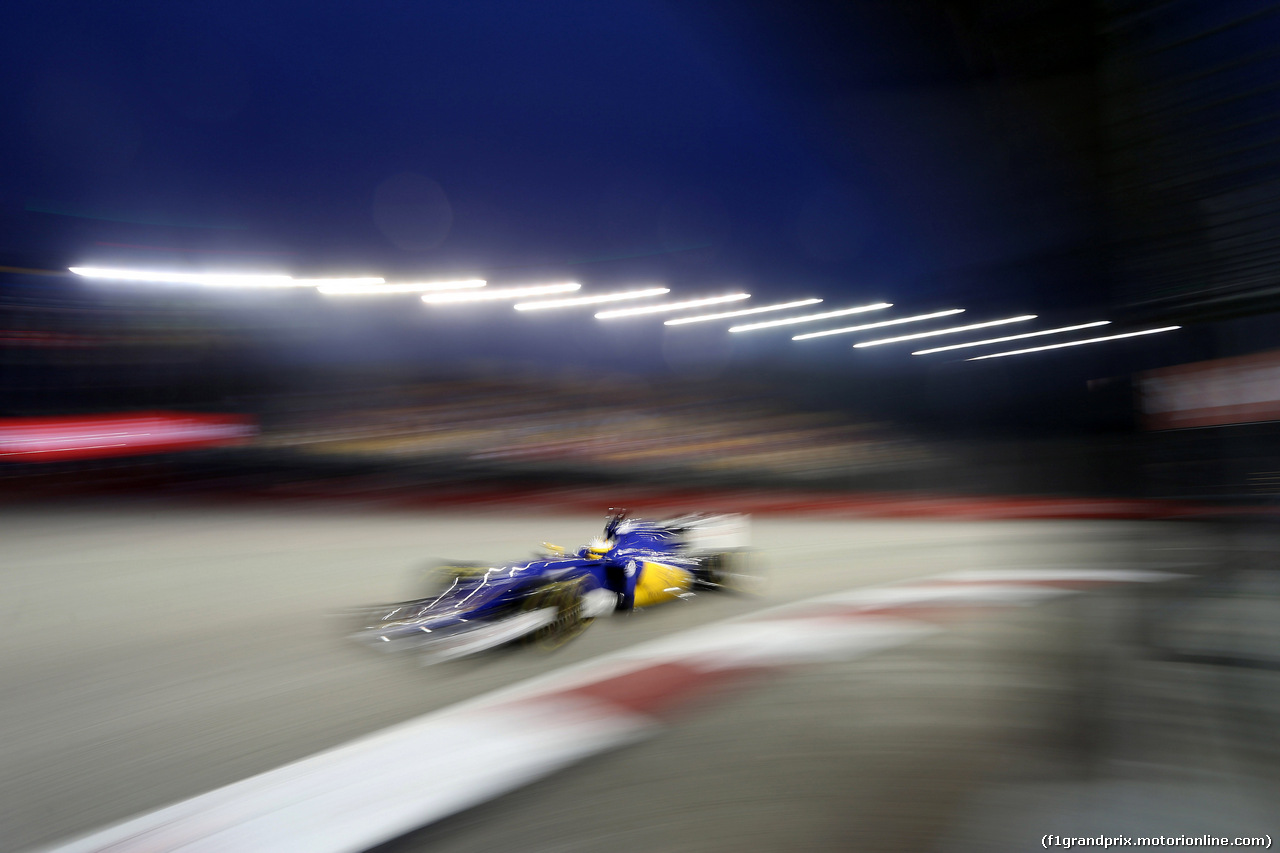 GP SINGAPORE, 18.09.2015 - Prove Libere 1, Marcus Ericsson (SUE) Sauber C34