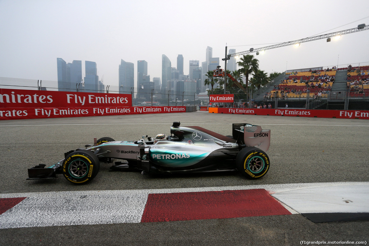 GP SINGAPORE, 18.09.2015 - Prove Libere 1, Lewis Hamilton (GBR) Mercedes AMG F1 W06
