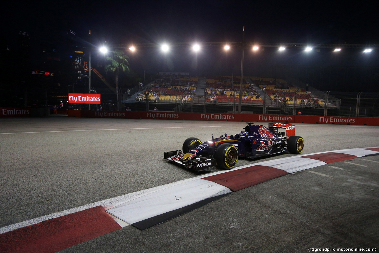 GP SINGAPORE, 18.09.2015 - Prove Libere 1, Max Verstappen (NED) Scuderia Toro Rosso STR10