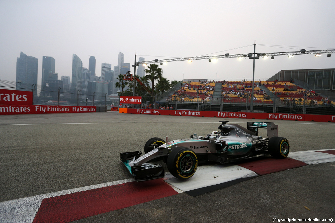 GP SINGAPORE, 18.09.2015 - Prove Libere 1, Lewis Hamilton (GBR) Mercedes AMG F1 W06