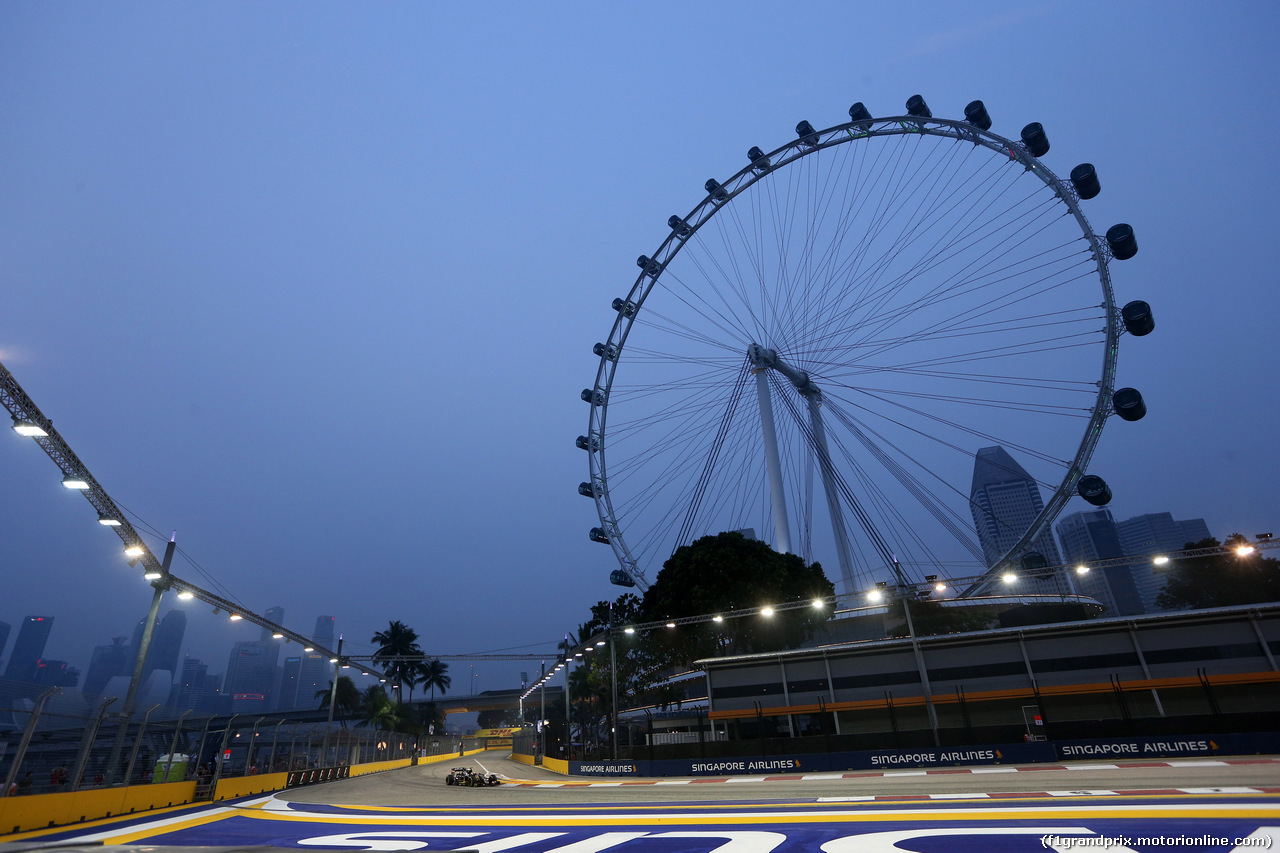 GP SINGAPORE, 18.09.2015 - Prove Libere 1, Pastor Maldonado (VEN) Lotus F1 Team E23