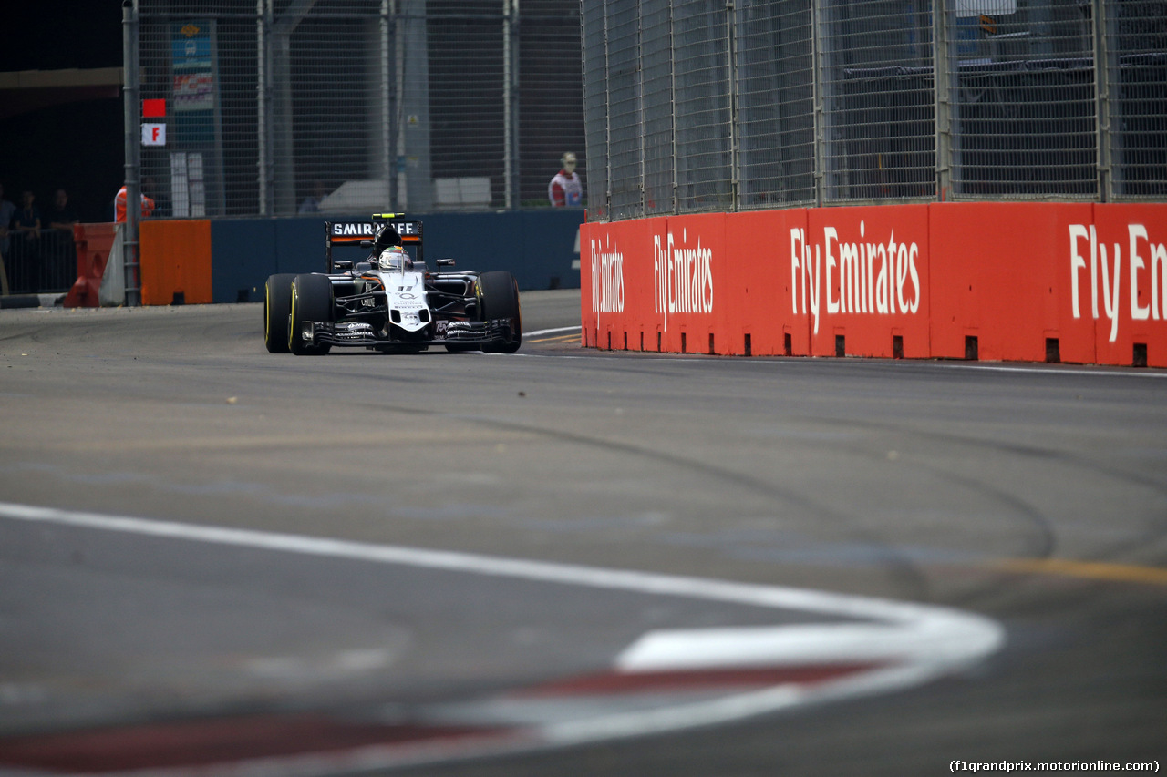 GP SINGAPORE, 18.09.2015 - Prove Libere 1, Sergio Perez (MEX) Sahara Force India F1 VJM08