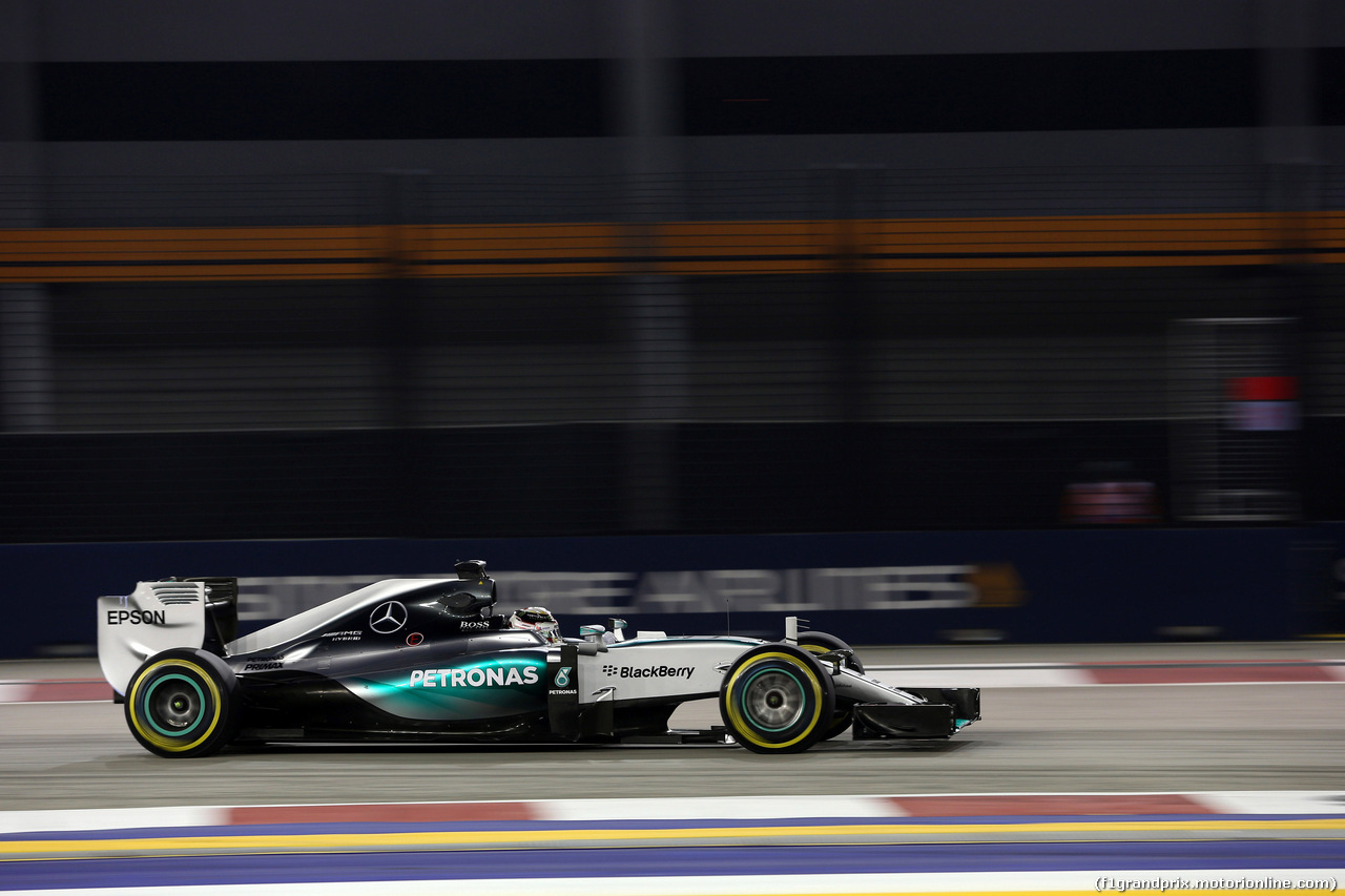 GP SINGAPORE, 18.09.2015 - Prove Libere 1, Lewis Hamilton (GBR) Mercedes AMG F1 W06