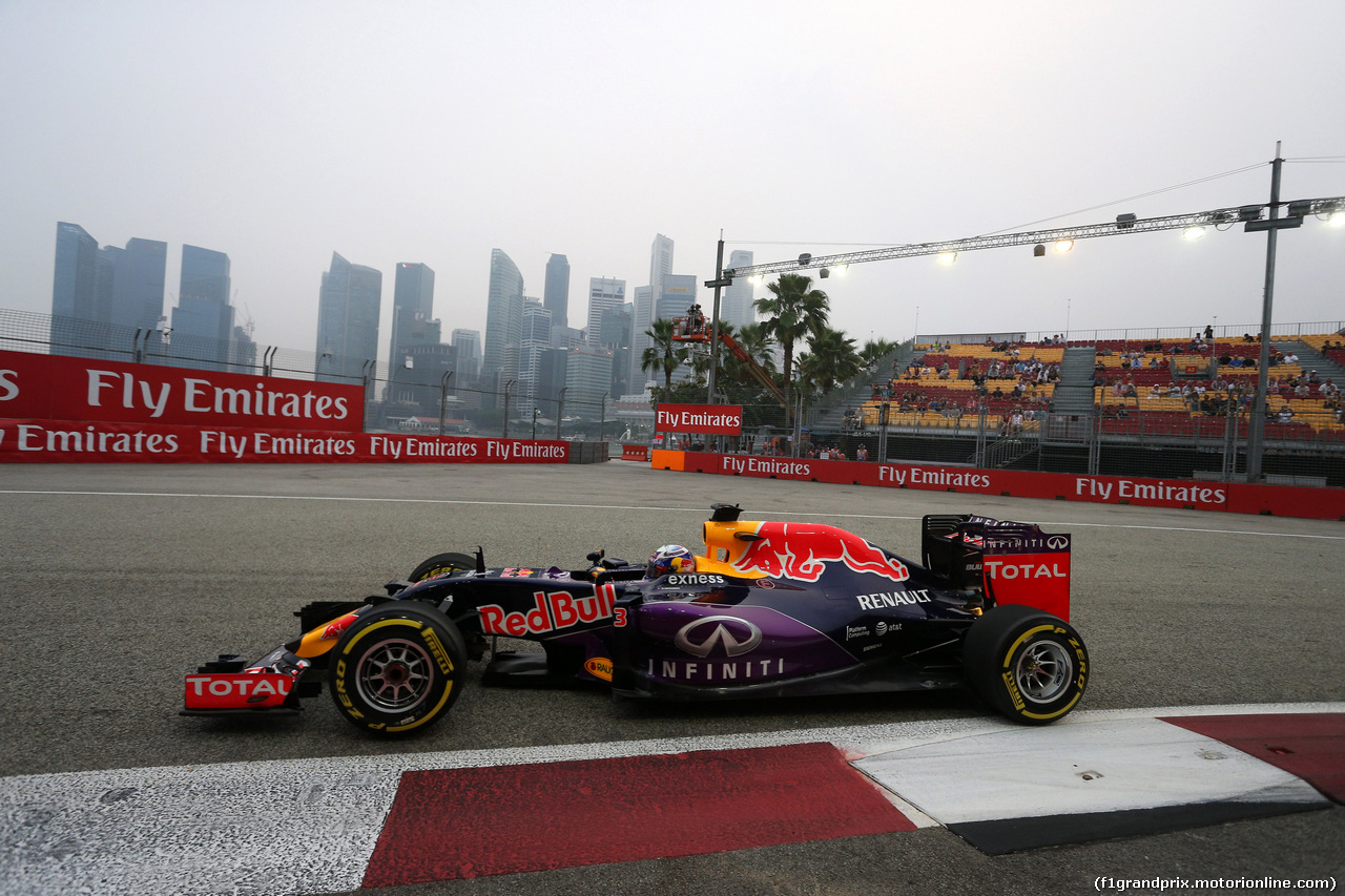 GP SINGAPORE, 18.09.2015 - Prove Libere 1, Daniel Ricciardo (AUS) Red Bull Racing RB11