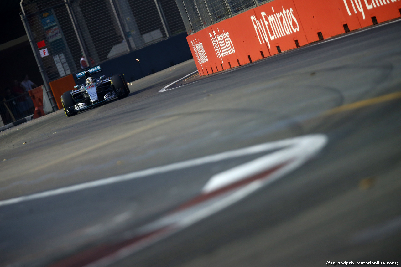 GP SINGAPORE, 18.09.2015 - Prove Libere 1, Lewis Hamilton (GBR) Mercedes AMG F1 W06