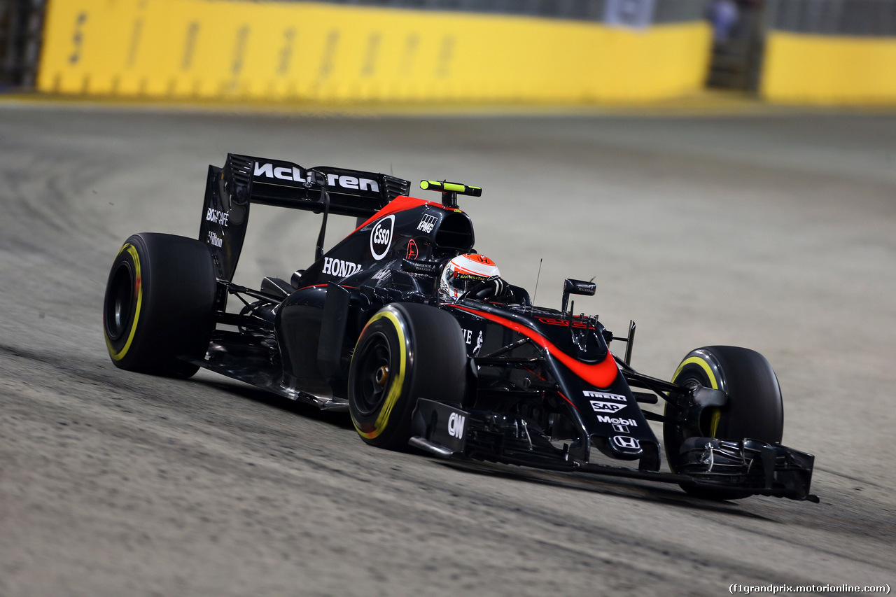GP SINGAPORE, 18.09.2015 - Prove Libere 1, Jenson Button (GBR)  McLaren Honda MP4-30.