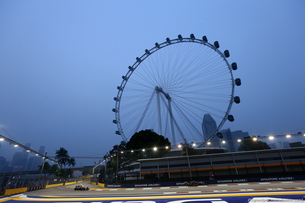 GP SINGAPORE, 18.09.2015 - Prove Libere 1, Fernando Alonso (ESP) McLaren Honda MP4-30