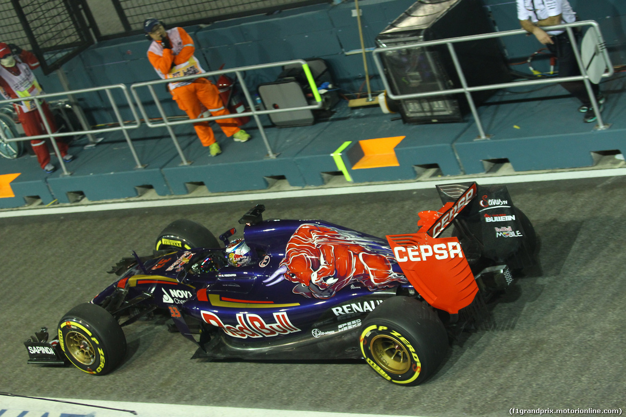 GP SINGAPORE, 18.09.2015 - Prove Libere 2, Max Verstappen (NED) Scuderia Toro Rosso STR10