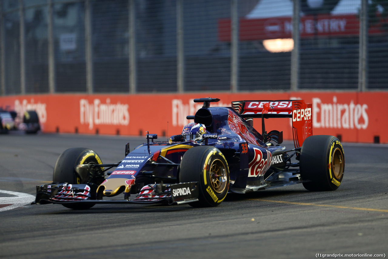 GP SINGAPORE, 18.09.2015 - Prove Libere 1, Max Verstappen (NED) Scuderia Toro Rosso STR10