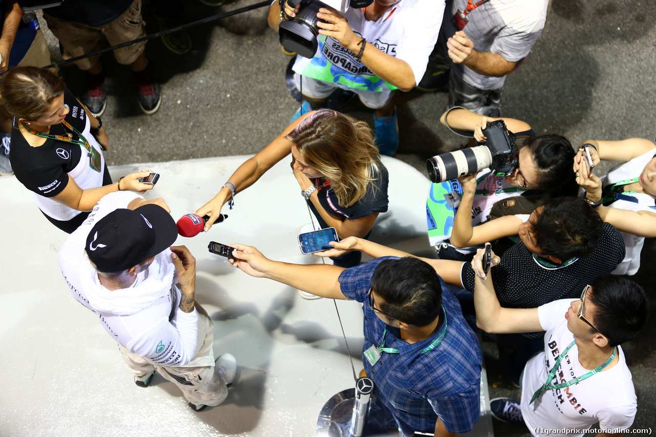 GP SINGAPORE, 18.09.2015 - Prove Libere 2, Lewis Hamilton (GBR) Mercedes AMG F1 W06