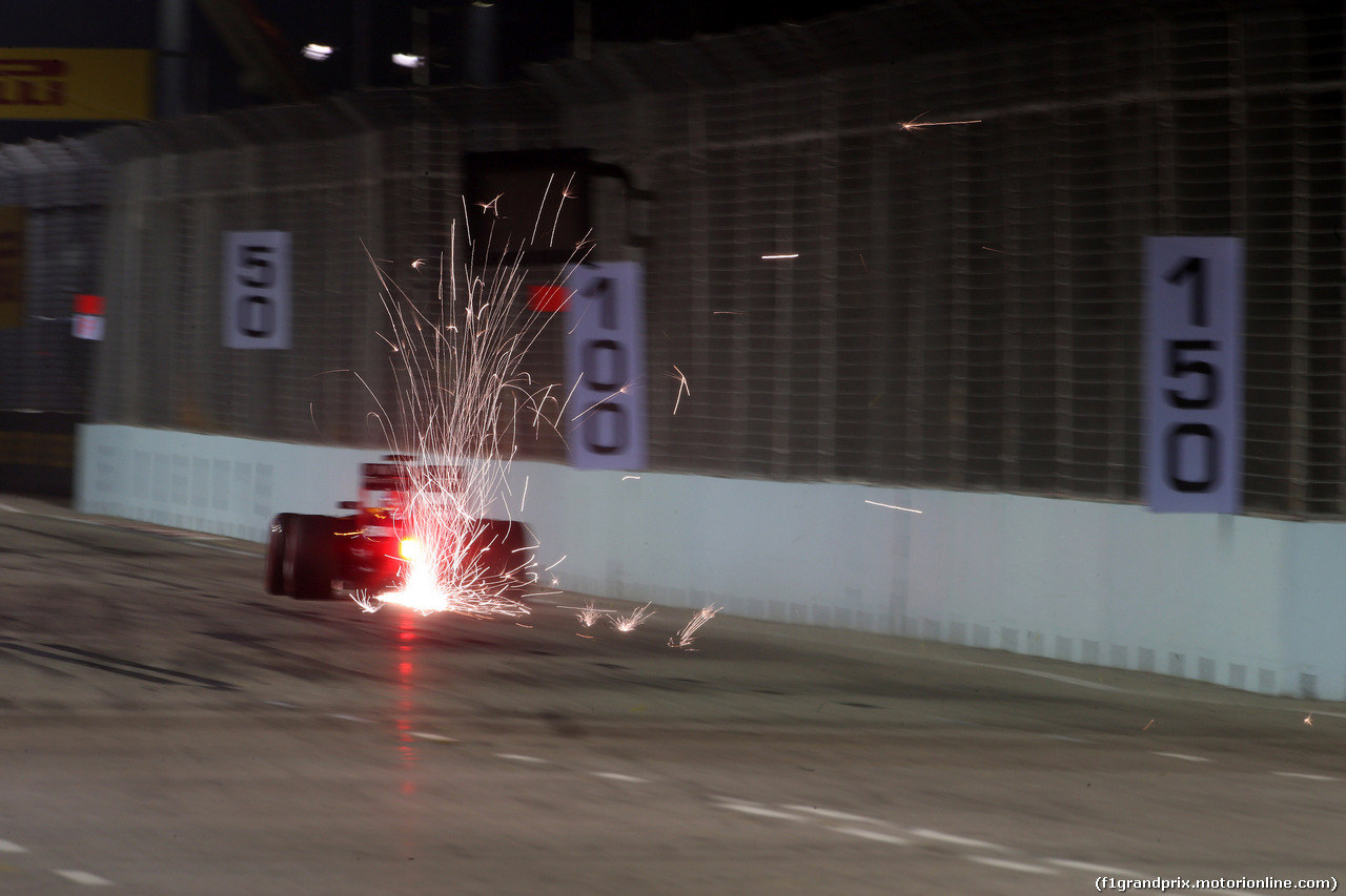 GP SINGAPORE, 18.09.2015 - Prove Libere 2, Daniel Ricciardo (AUS) Red Bull Racing RB11