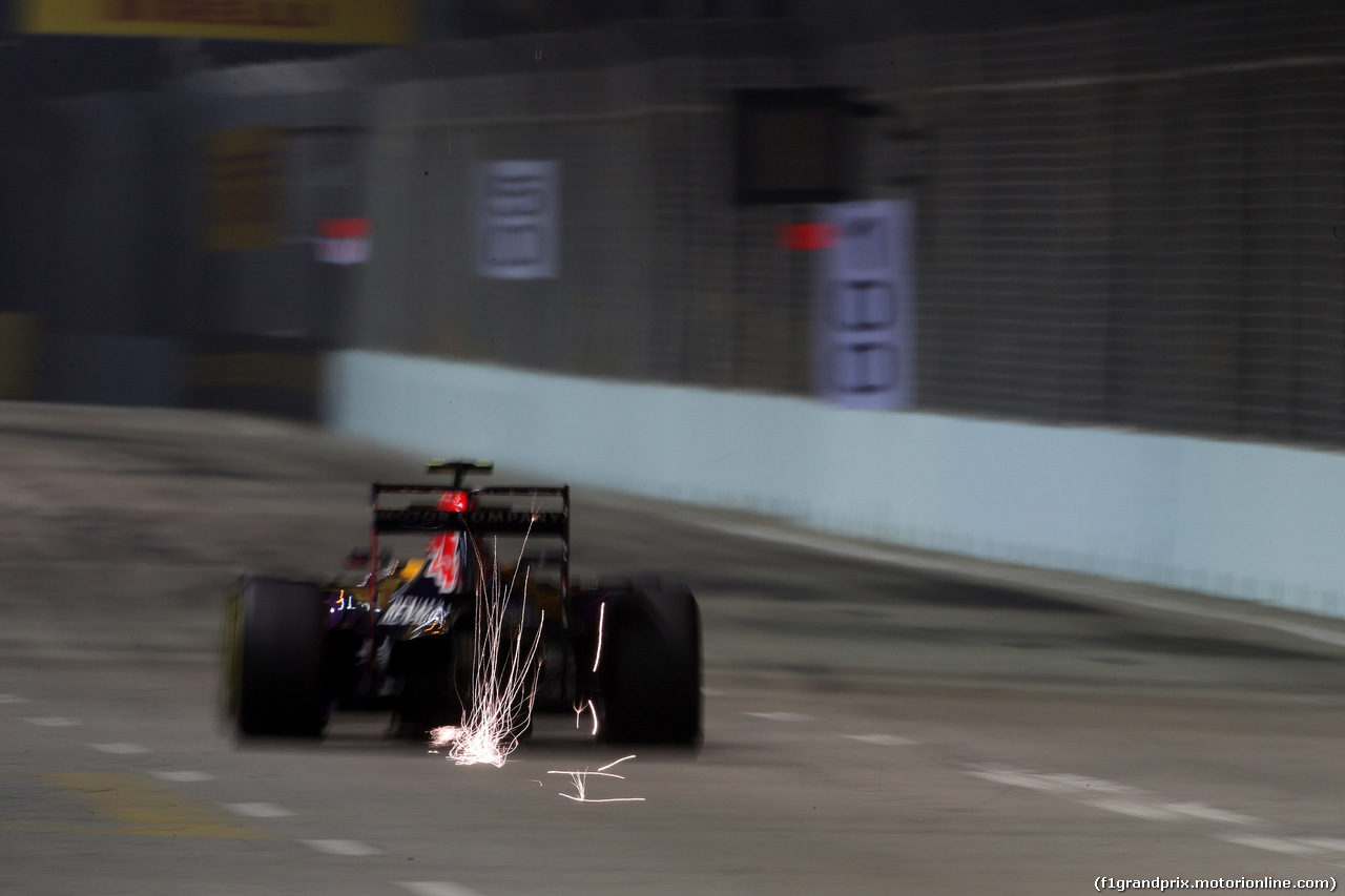 GP SINGAPORE, 18.09.2015 - Prove Libere 2, Daniil Kvyat (RUS) Red Bull Racing RB11