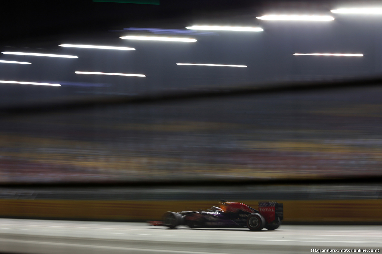 GP SINGAPORE, 18.09.2015 - Prove Libere 2, Daniel Ricciardo (AUS) Red Bull Racing RB11