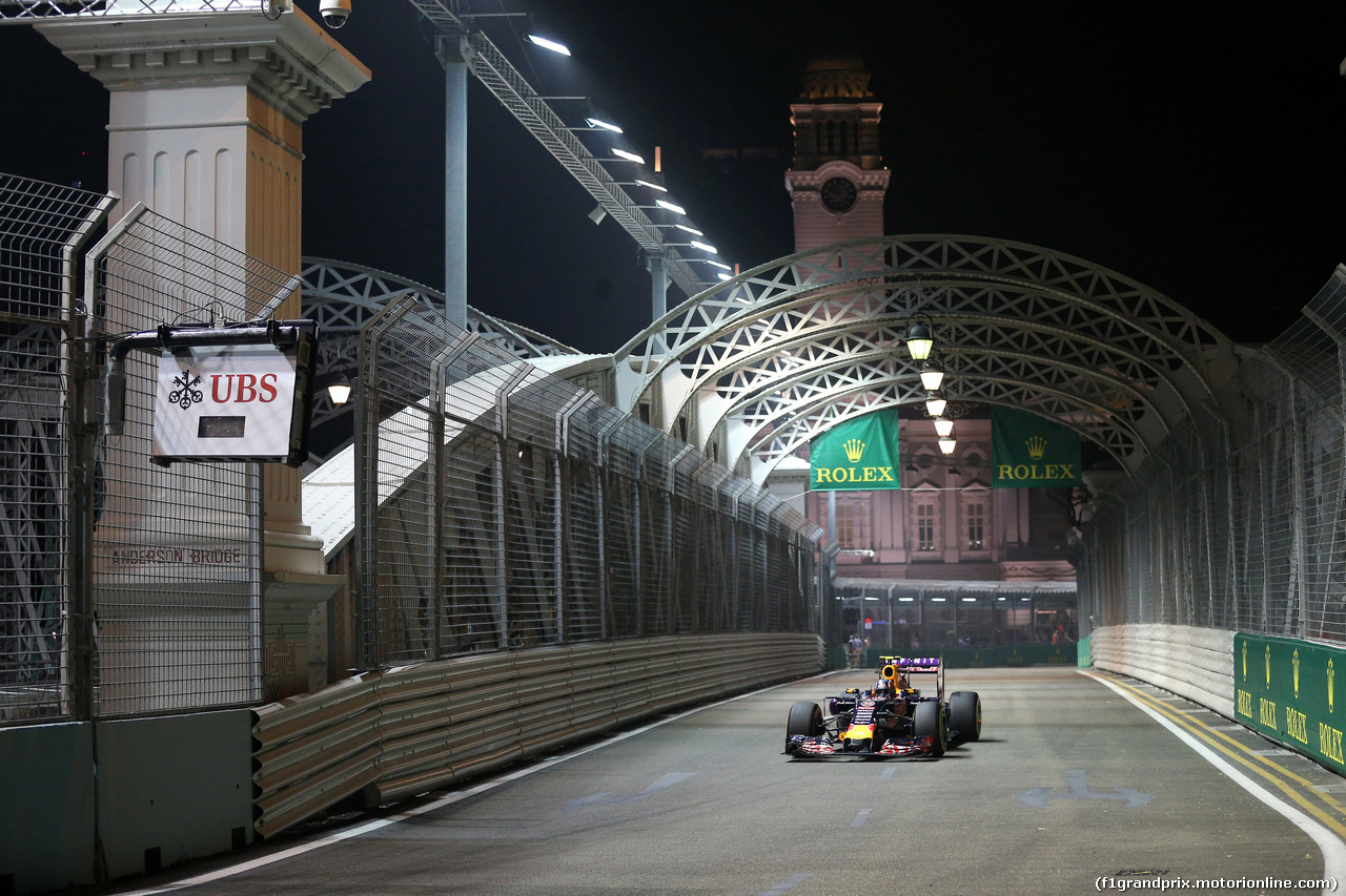 GP SINGAPORE, 18.09.2015 - Prove Libere 2, Daniil Kvyat (RUS) Red Bull Racing RB11