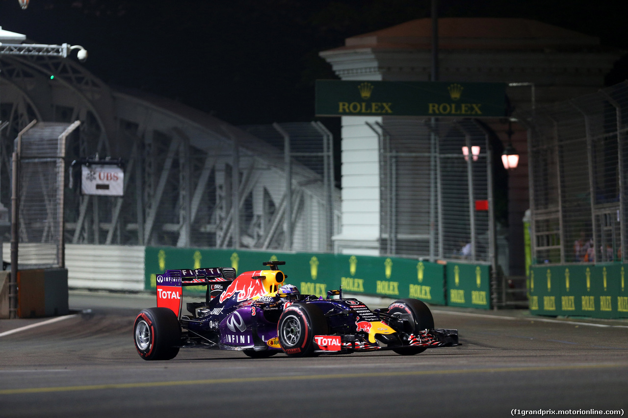 GP SINGAPORE, 18.09.2015 - Prove Libere 2, Daniel Ricciardo (AUS) Red Bull Racing RB11