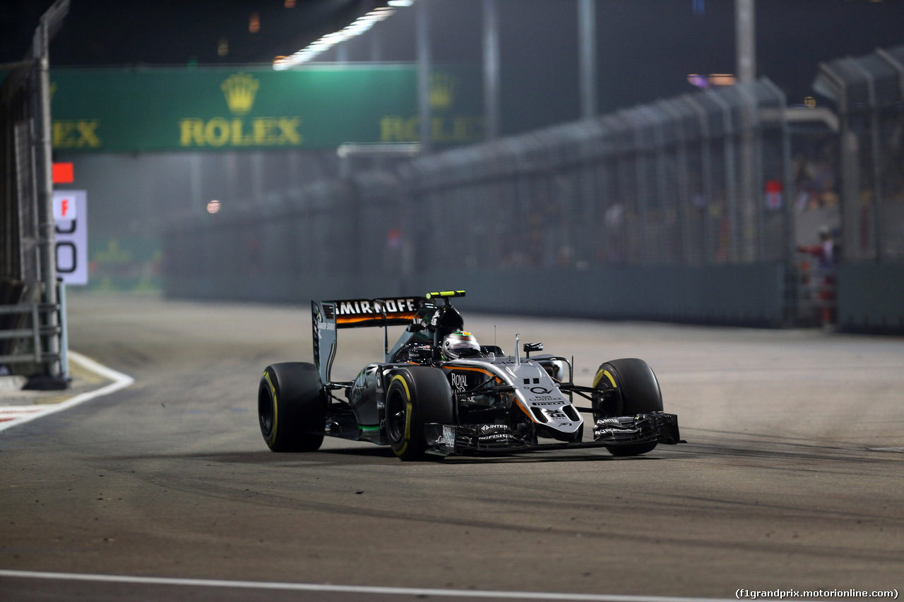 GP SINGAPORE, 18.09.2015 - Prove Libere 2, Sergio Perez (MEX) Sahara Force India F1 VJM08