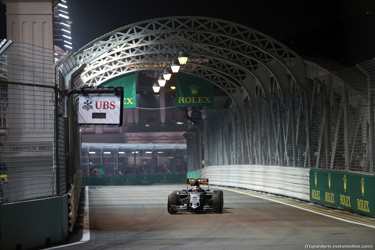 GP SINGAPORE, 18.09.2015 - Prove Libere 2, Sergio Perez (MEX) Sahara Force India F1 VJM08