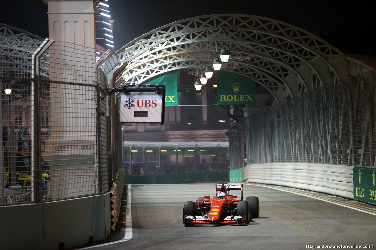 GP SINGAPORE, 18.09.2015 - Prove Libere 2, Sebastian Vettel (GER) Ferrari SF15-T