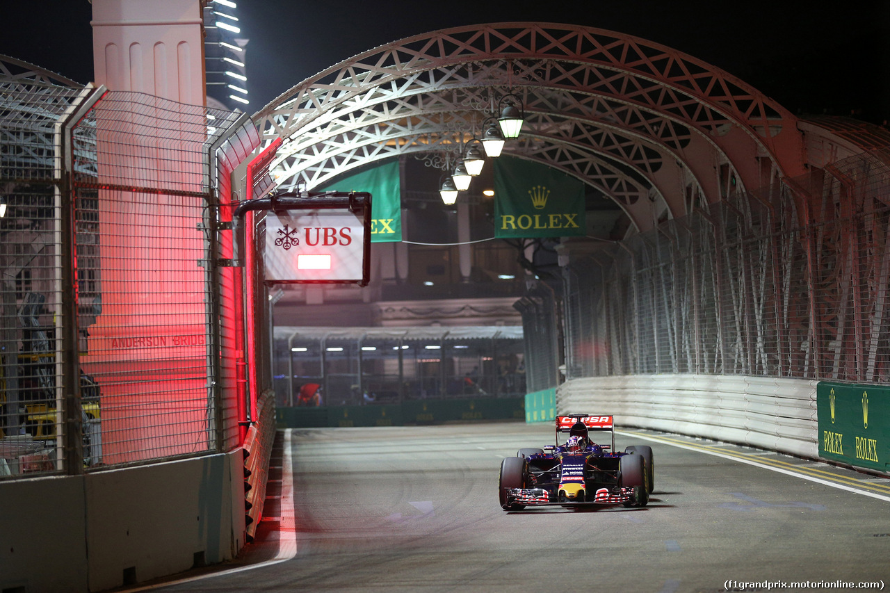 GP SINGAPORE, 18.09.2015 - Prove Libere 2, Max Verstappen (NED) Scuderia Toro Rosso STR10