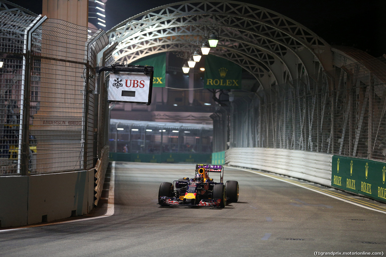 GP SINGAPORE, 18.09.2015 - Prove Libere 2, Daniil Kvyat (RUS) Red Bull Racing RB11