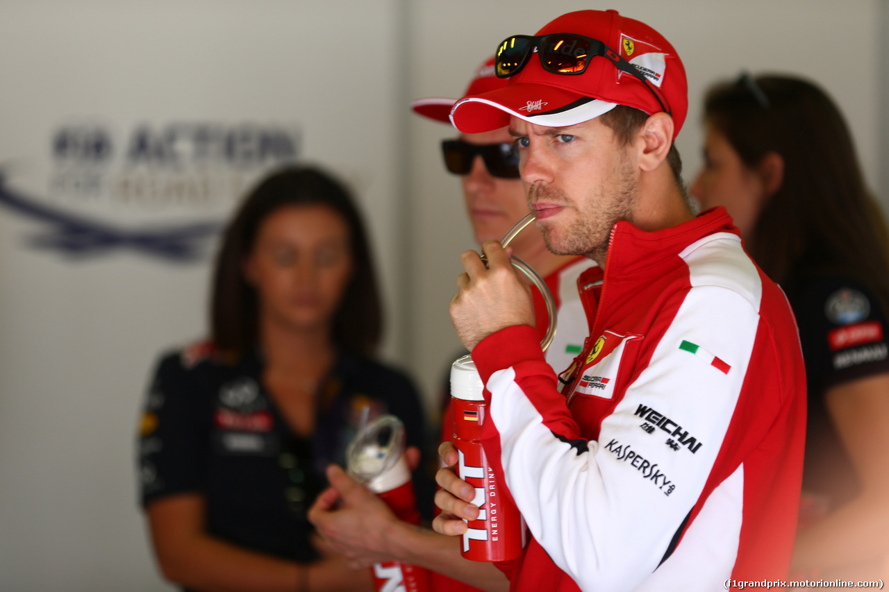 GP SPAGNA, 10.05.2015- Sebastian Vettel (GER) Ferrari SF15-T e Kimi Raikkonen (FIN) Ferrari SF15-T