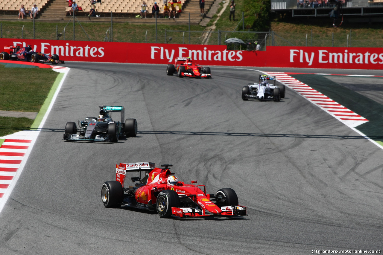 GP SPAGNA, 10.05.2015- Gara, Sebastian Vettel (GER) Ferrari SF15-T e Lewis Hamilton (GBR) Mercedes AMG F1 W06