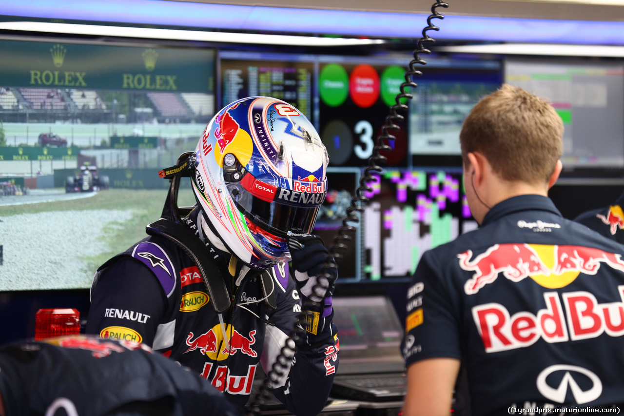 GP SPAGNA, 08.02.2015- Prove Libere 2, Daniel Ricciardo (AUS) Red Bull Racing RB11