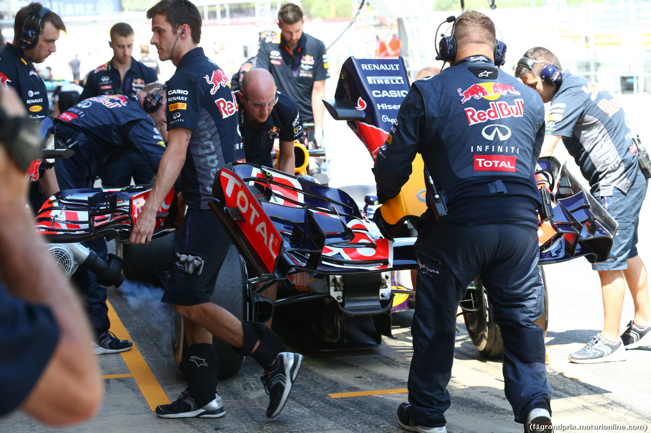 GP SPAGNA, 08.02.2015- Prove Libere 2, Daniil Kvyat (RUS) Red Bull Racing RB11