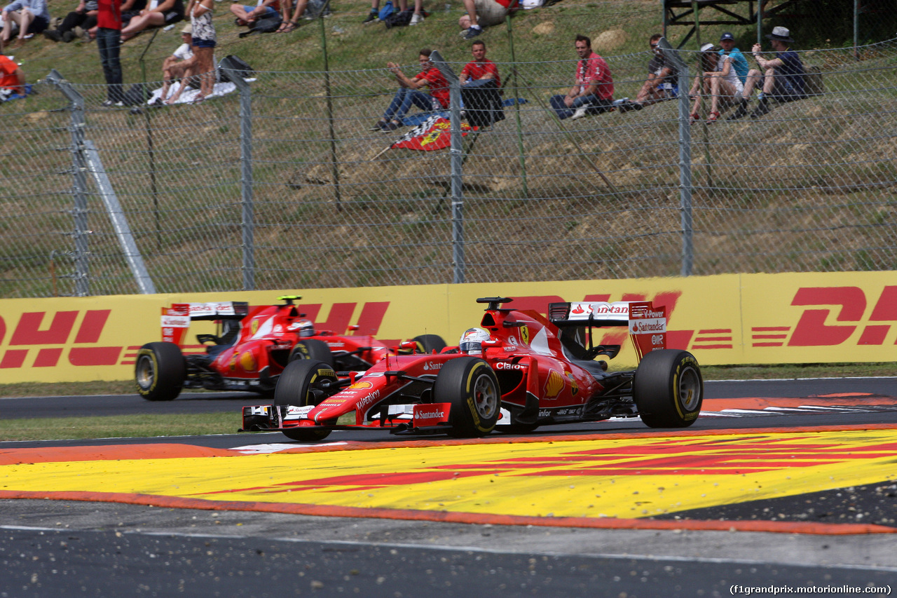 GP UNGHERIA, 26.07.2015 - Gara, Sebastian Vettel (GER) Ferrari SF15-T davanti a Kimi Raikkonen (FIN) Ferrari SF15-T