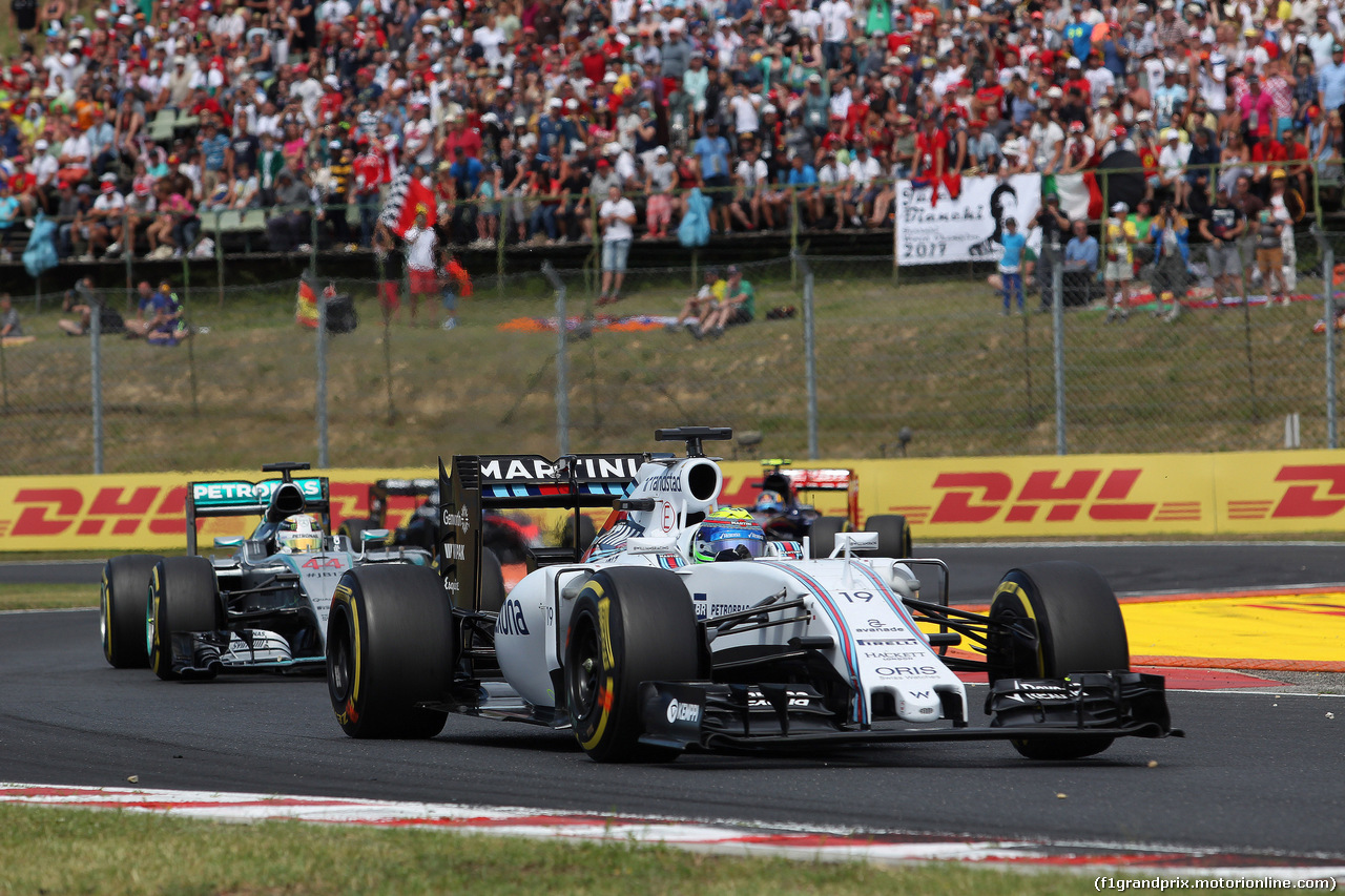 GP UNGHERIA, 26.07.2015 - Gara, Felipe Massa (BRA) Williams F1 Team FW37 davanti a Lewis Hamilton (GBR) Mercedes AMG F1 W06