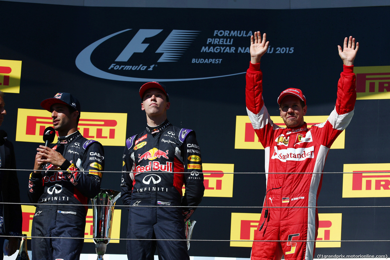 GP UNGHERIA, 26.07.2015 - Gara, Sebastian Vettel (GER) Ferrari SF15-T vincitore, secondo Daniil Kvyat (RUS) Red Bull Racing RB11 e terzo Daniel Ricciardo (AUS) Red Bull Racing RB11