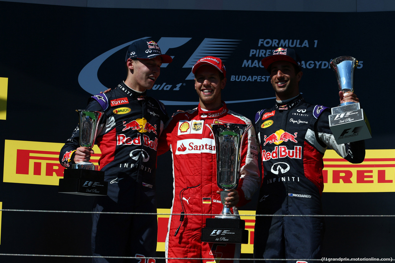 GP UNGHERIA, 26.07.2015 - Gara, Sebastian Vettel (GER) Ferrari SF15-T vincitore, secondo Daniil Kvyat (RUS) Red Bull Racing RB11 e terzo Daniel Ricciardo (AUS) Red Bull Racing RB11