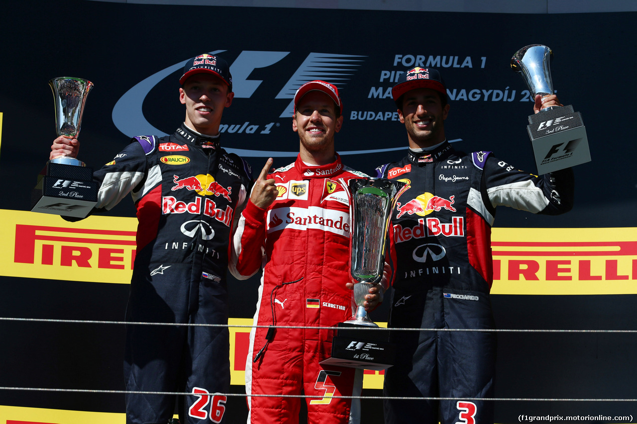 GP UNGHERIA, 26.07.2015 - Gara, Sebastian Vettel (GER) Ferrari SF15-T vincitore, secondo Daniil Kvyat (RUS) Red Bull Racing RB11 e terzo Daniel Ricciardo (AUS) Red Bull Racing RB11