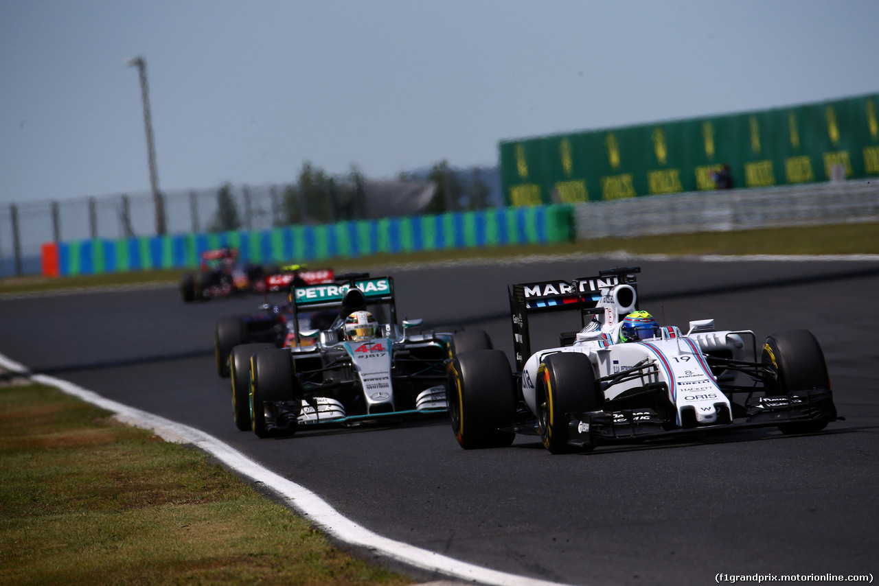 GP UNGHERIA, 26.07.2015 - Gara, Felipe Massa (BRA) Williams F1 Team FW37 davanti a Lewis Hamilton (GBR) Mercedes AMG F1 W06