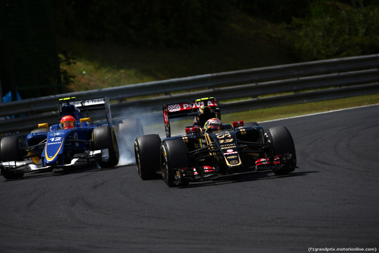 GP UNGHERIA, 26.07.2015 - Gara, Felipe Nasr (BRA) Sauber C34 e Pastor Maldonado (VEN) Lotus F1 Team E23