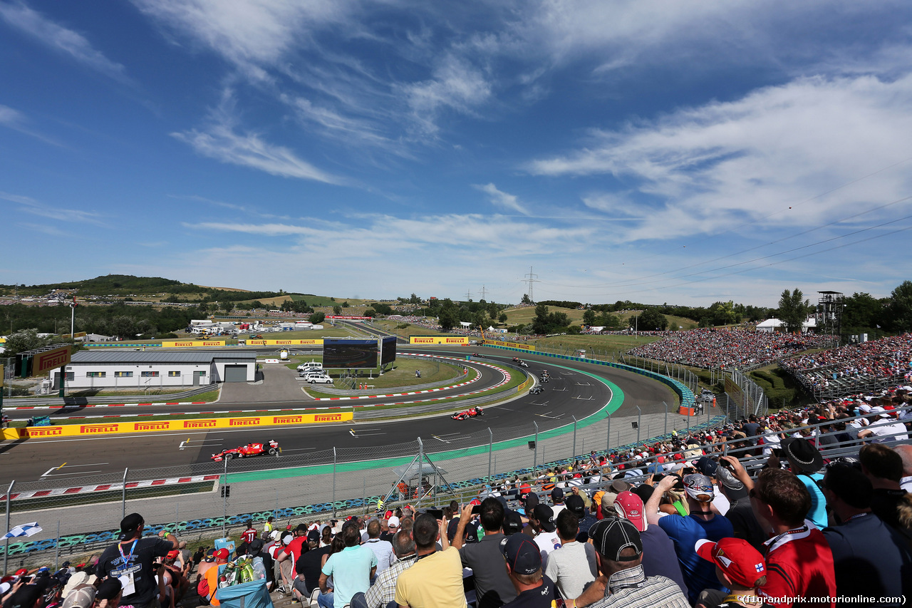 GP UNGHERIA, 26.07.2015 - Gara, Sebastian Vettel (GER) Ferrari SF15-T e Kimi Raikkonen (FIN) Ferrari SF15-T