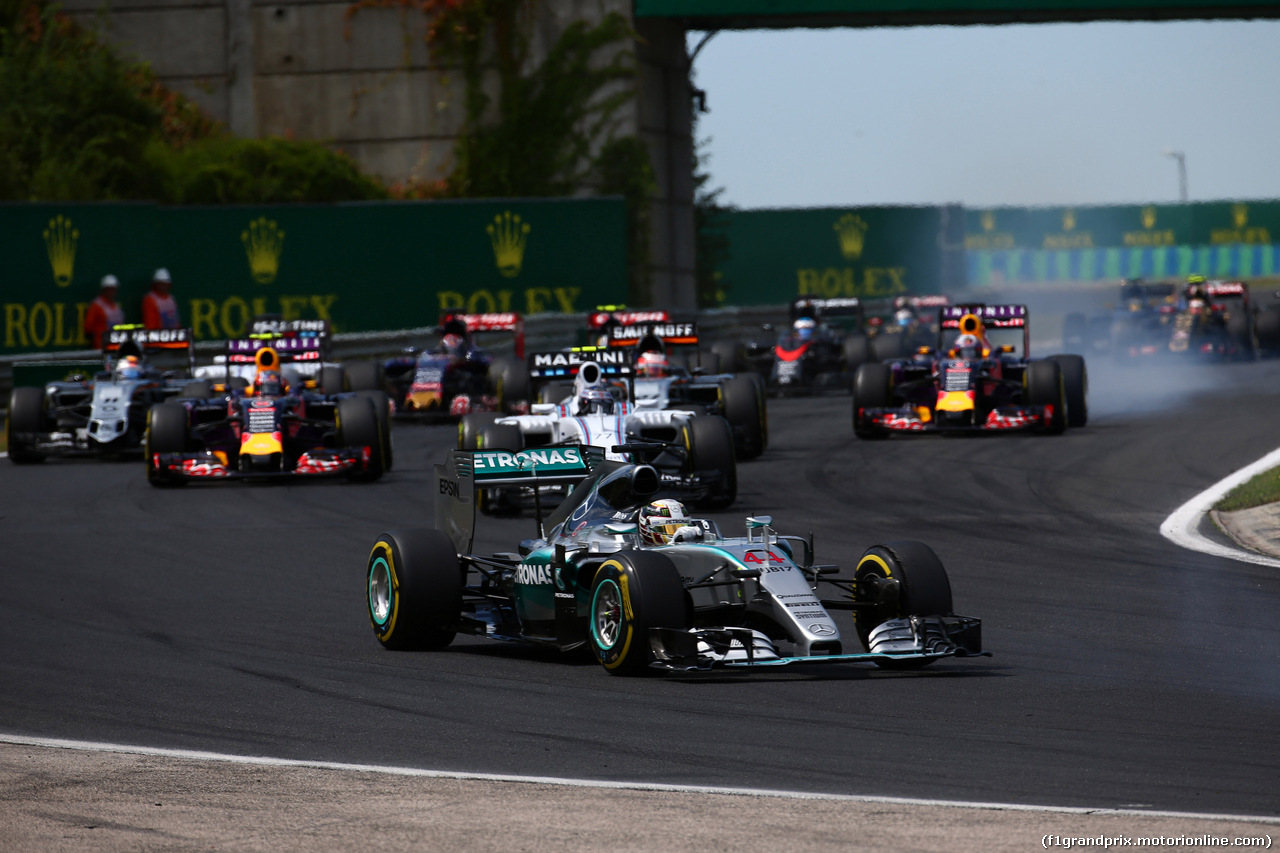 GP UNGHERIA, 26.07.2015 - Gara, Start of the race, Lewis Hamilton (GBR) Mercedes AMG F1 W06