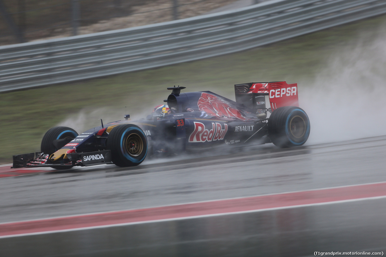 GP USA, 25.10.2015- Qualifiche, Carlos Sainz Jr (ESP) Scuderia Toro Rosso STR10