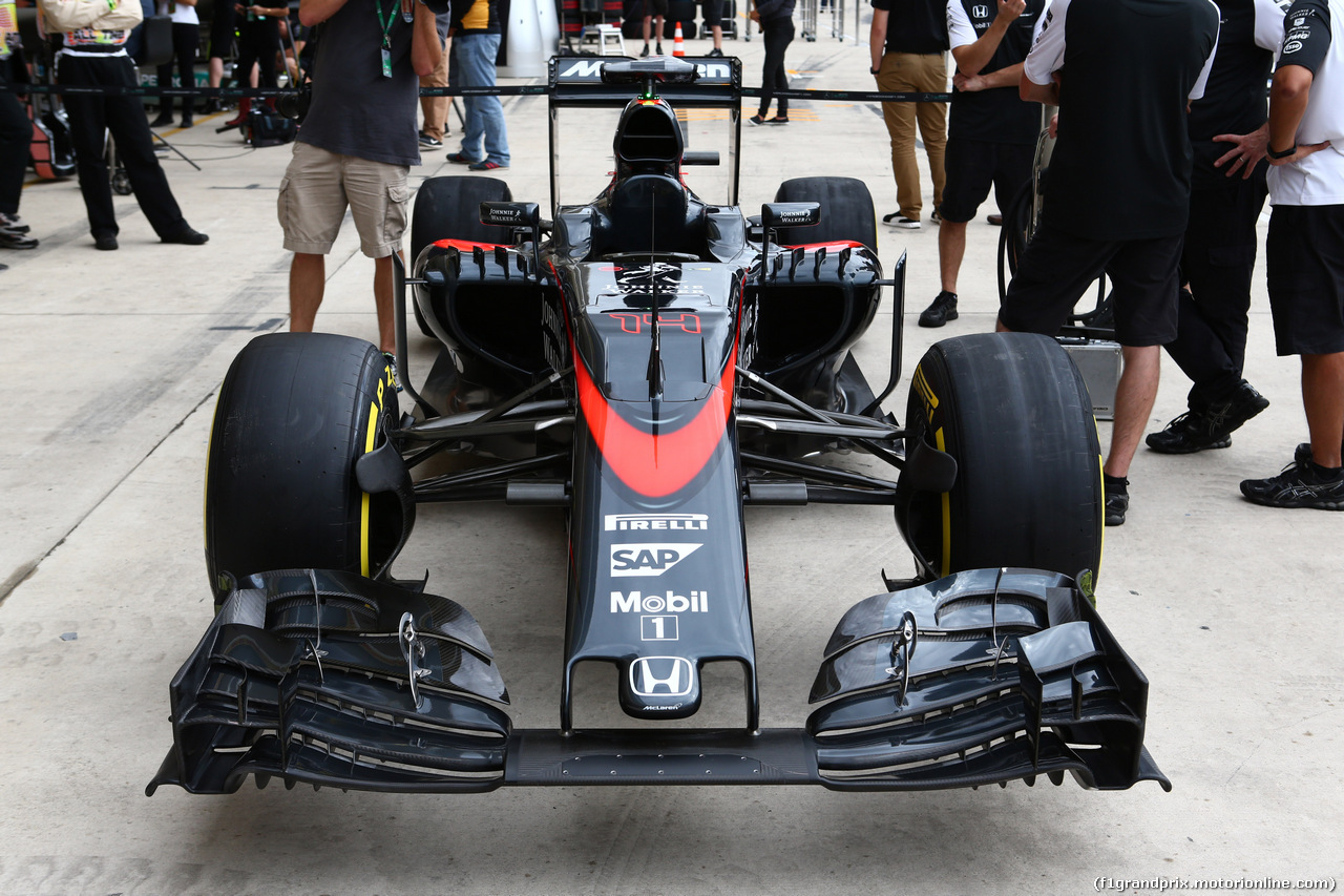 GP USA, 22.10.2015- McLaren Honda MP4-30 steerling wheel