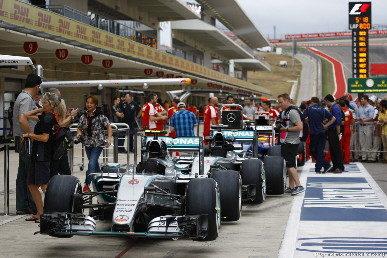 GP USA, 22.10.2015- Pitlane